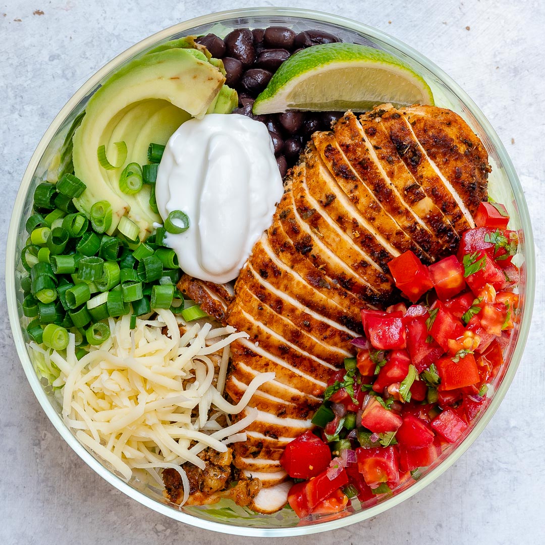 https://cleanfoodcrush.com/wp-content/uploads/2018/07/Grilled-Chicken-Burrito-Salad-Bowls-for-Clean-Eating.jpg