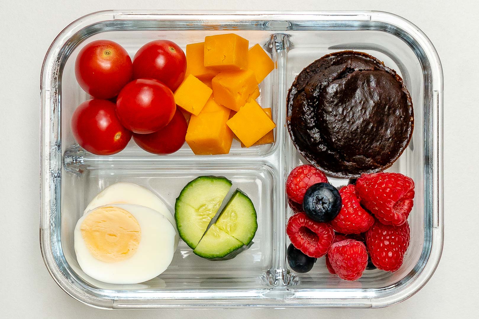 Clean Lunch Box with Chocolate muffins
