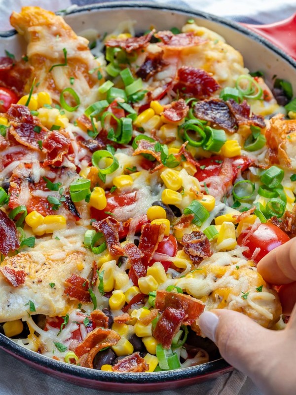 CleanFoodCrush Chicken Nachos Skillet