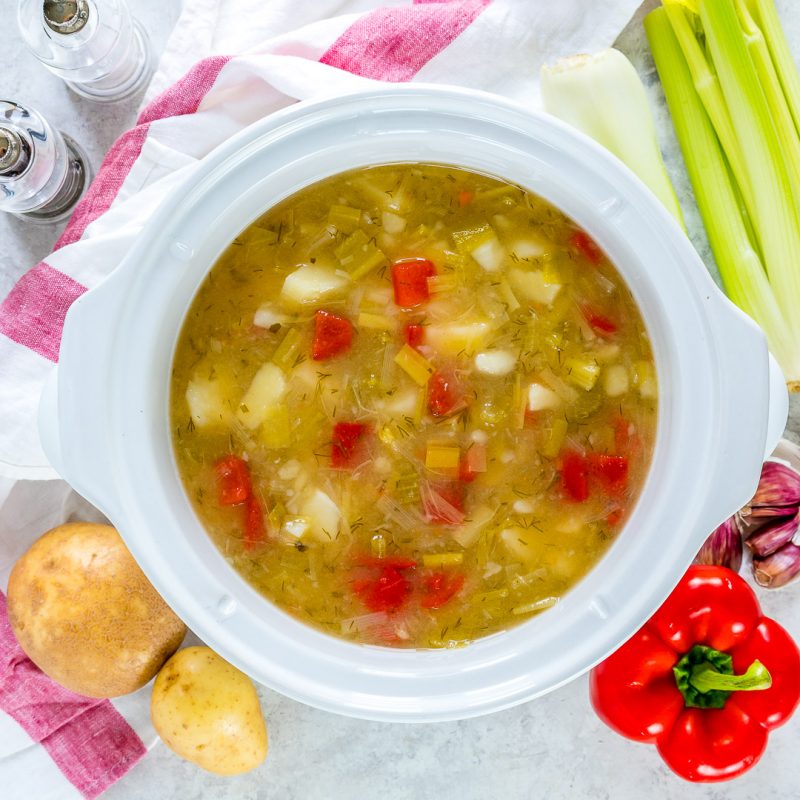 Try this Crockpot Potato Leek Soup for Warm and Cozy Clean Eating! Clean Food Crush