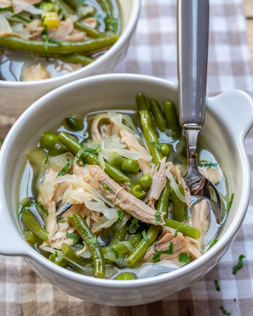 Eat this Cabbage Detox Chicken Soup to Reduce Bloat and Shed Water
