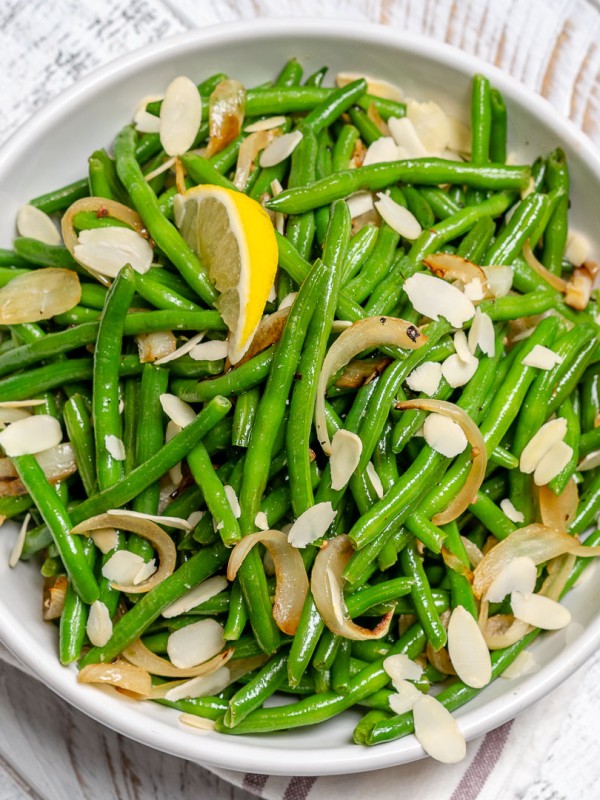 Clean Eating Lemony Sauteed Green Beans