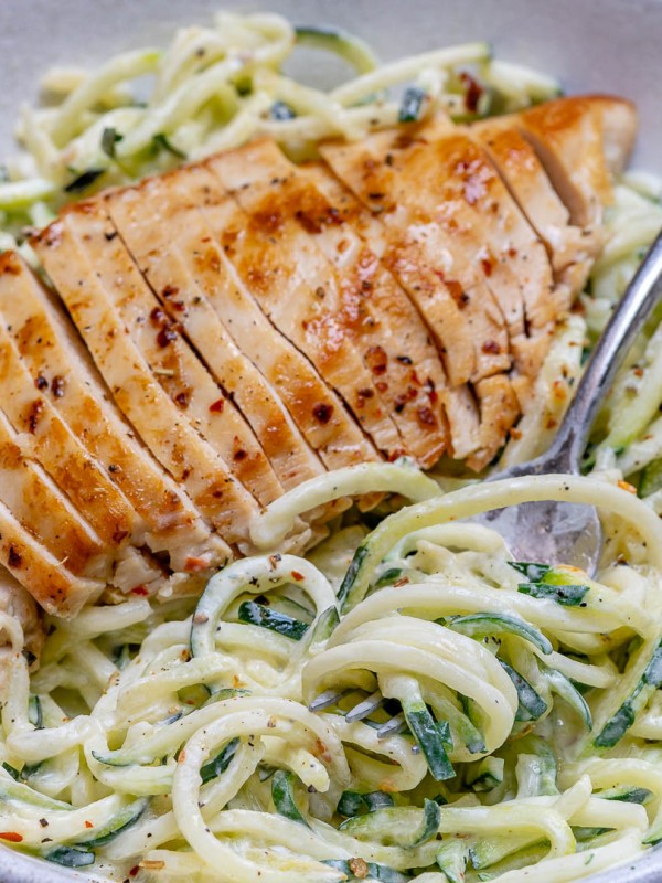 Easy Chicken Alfredo with Zoodles by CleanFoodcrush