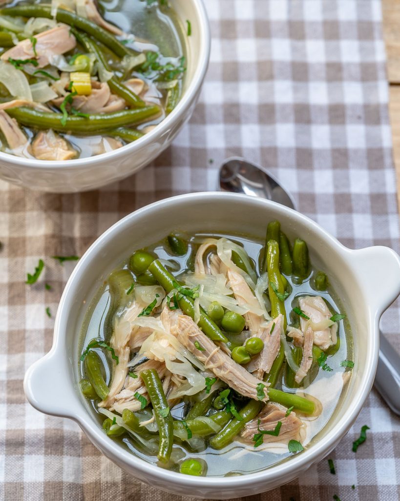 Eat this Cabbage Detox Chicken Soup to Reduce Bloat and Shed Water