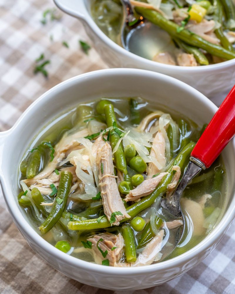 Eat this Cabbage Detox Chicken Soup to Reduce Bloat and Shed Water