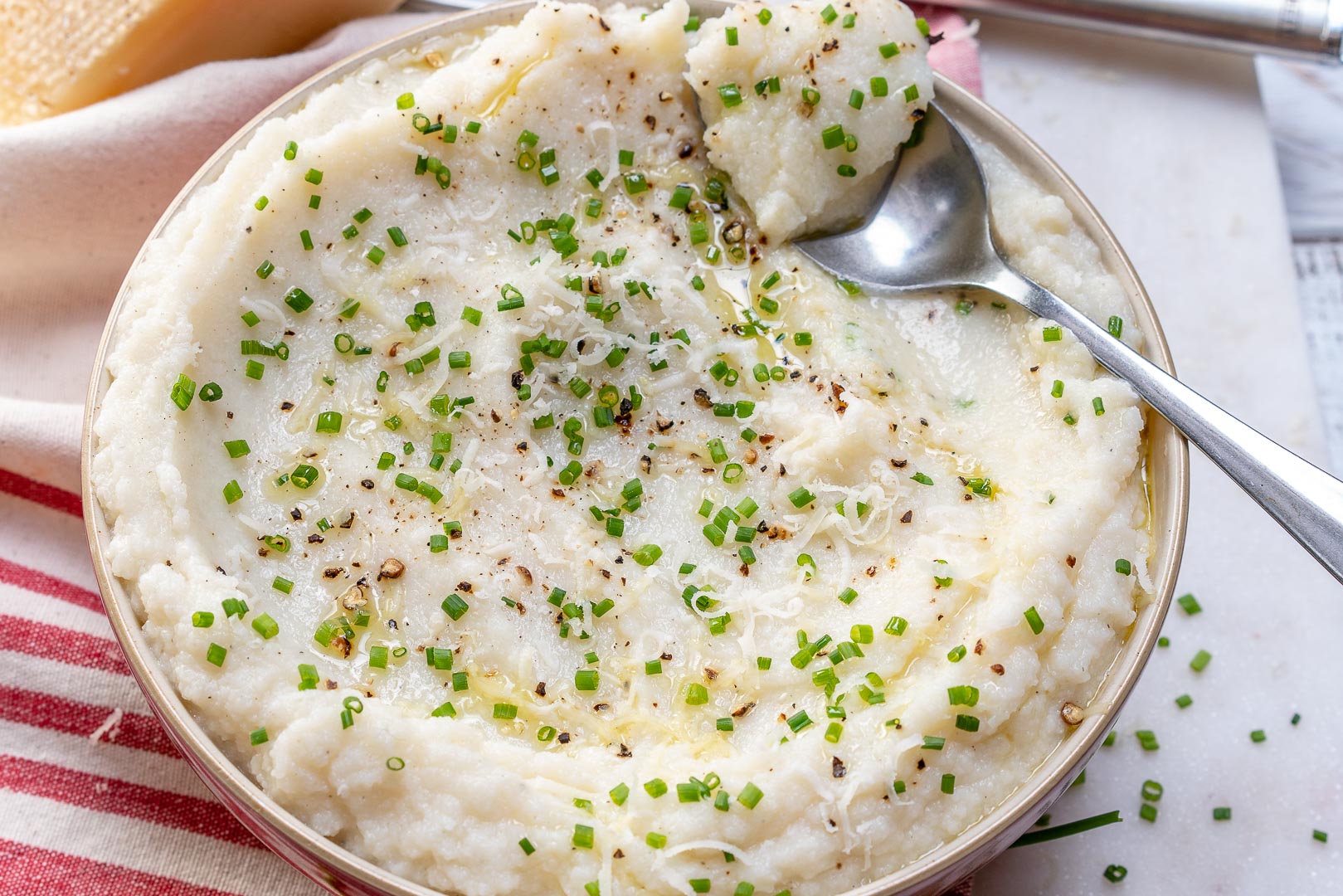 Garlicy-Parm Mashed Cauliflower for Clean Eating Comfort Food!