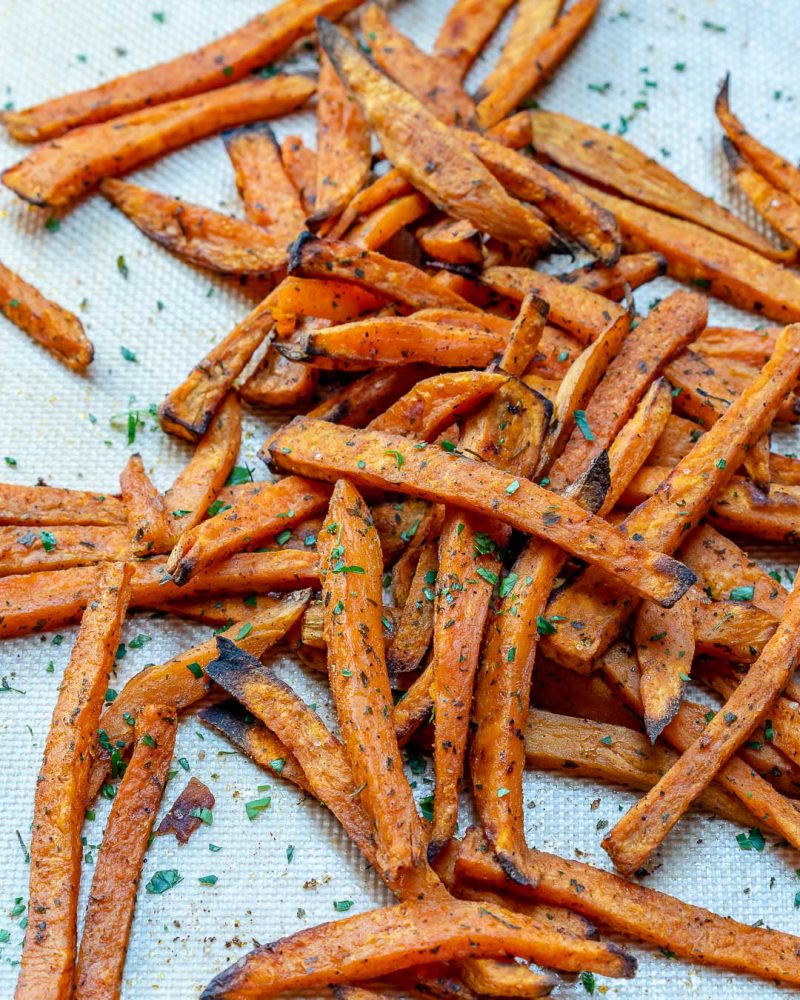 These Baked Sweet Potato Fries are Clean Eating Approved! | Clean Food ...