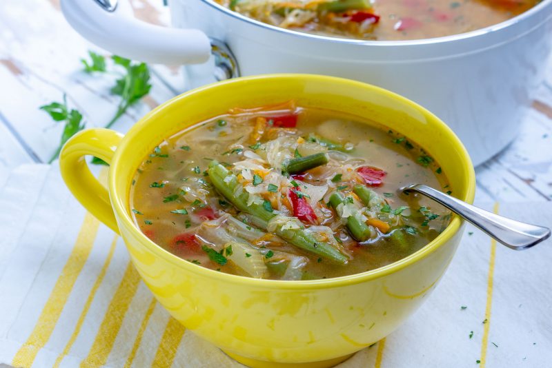 This Quick & Simple Skinny Detox Soup is Perfect to Reduce Bloat