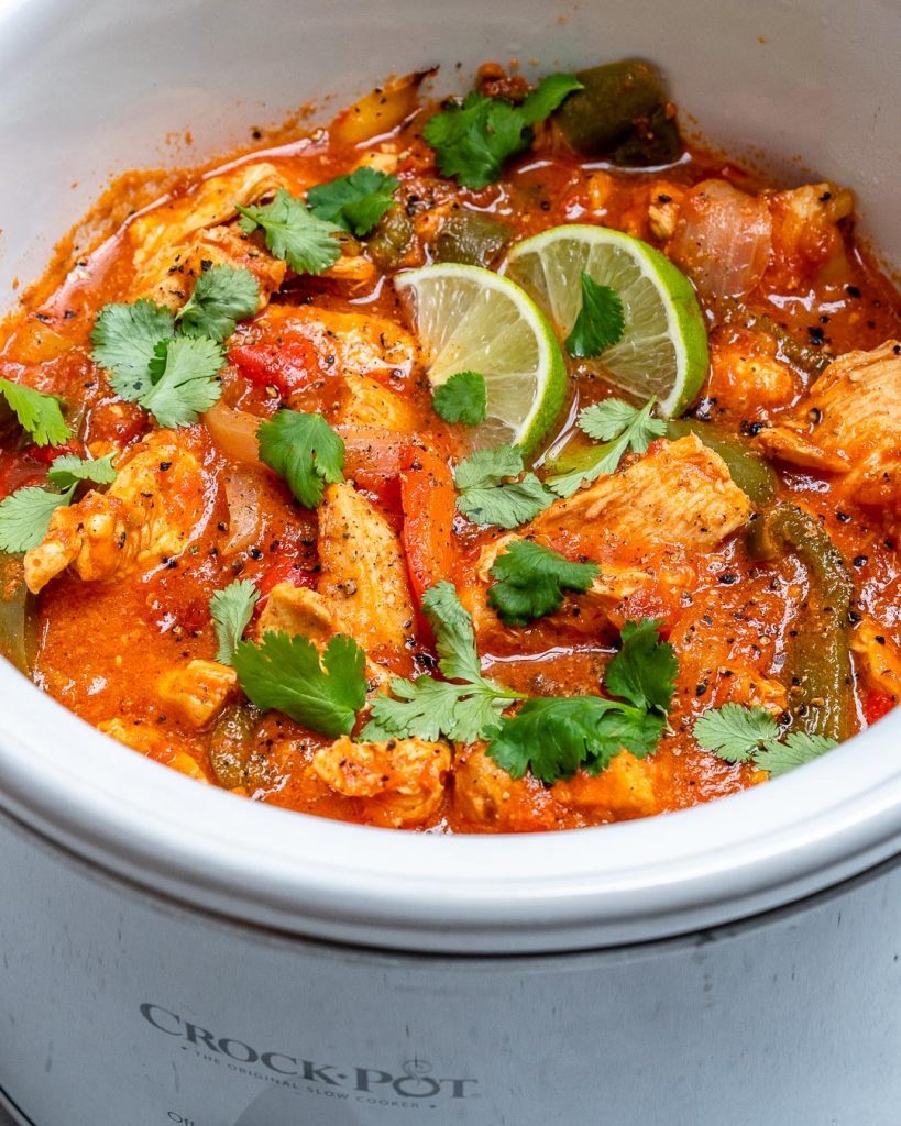 Try these CrockPot Chicken Fajitas for Super Easy Clean Eating! Clean Food Crush