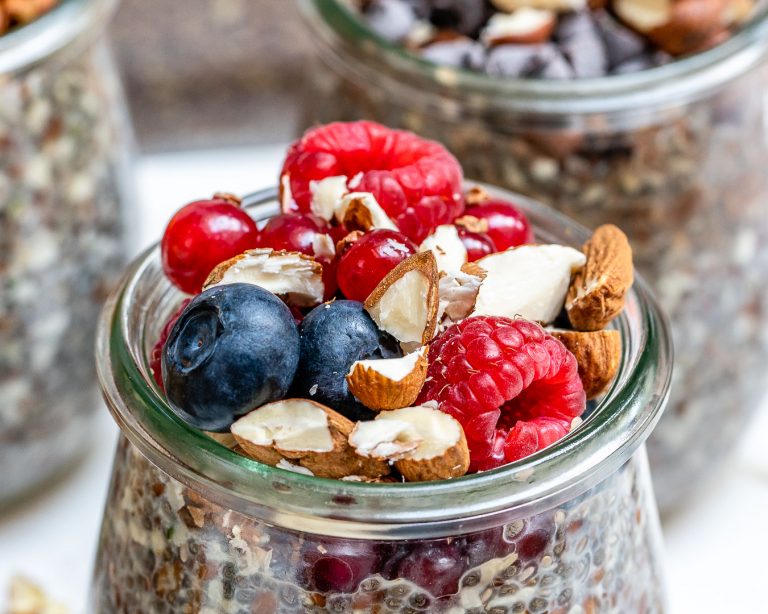 Wake Up and Eat Clean with these Berry Vanilla Overnight No-Oats ...