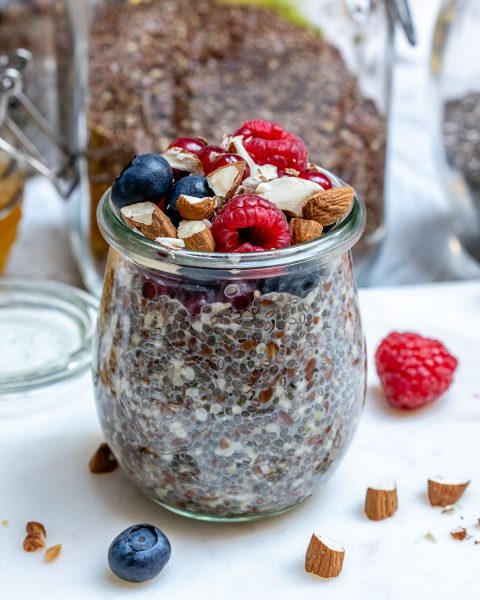 Wake Up and Eat Clean with these Berry Vanilla Overnight No-Oats ...