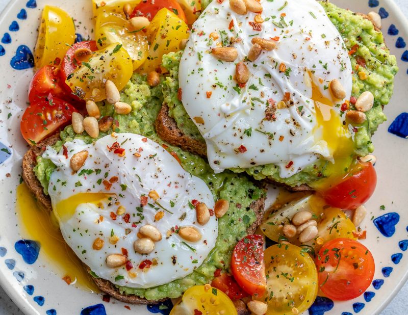 Easy Poached Egg Avocado Toast for Clean Eating Mornings! | Clean Food ...