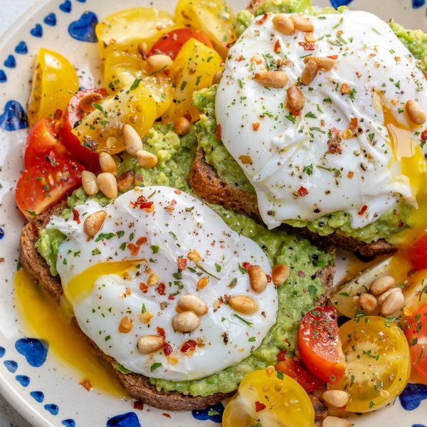Easy Poached Egg Avocado Toast for Clean Eating Mornings! | Clean Food ...