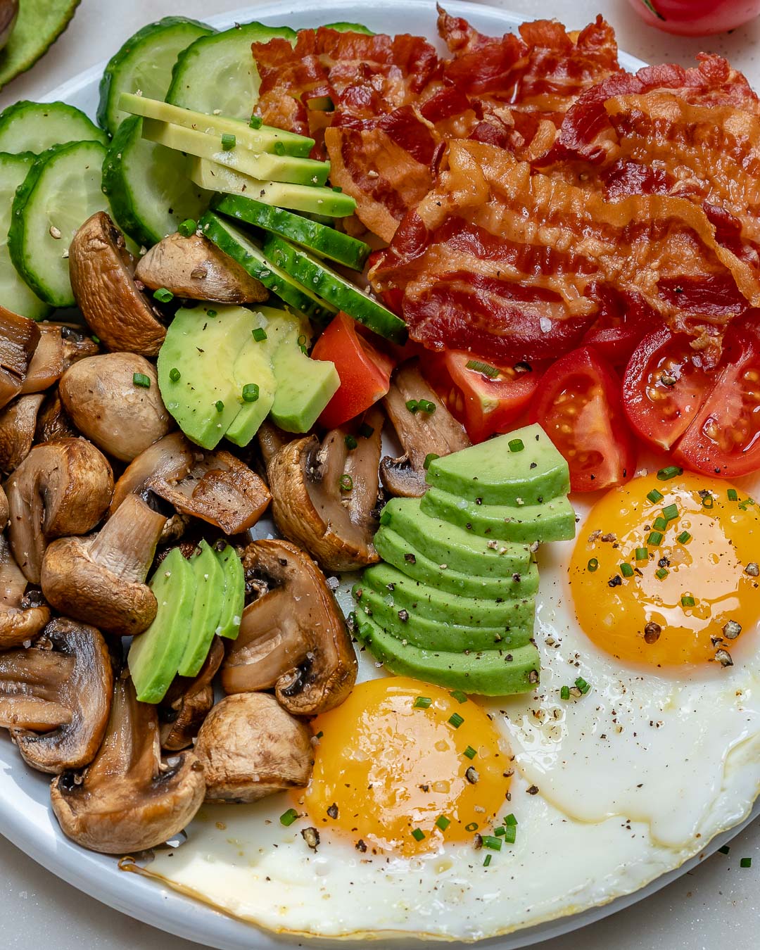 10 Minute Bacon + Eggs Breakfast for Clean Eating Mornings! Clean