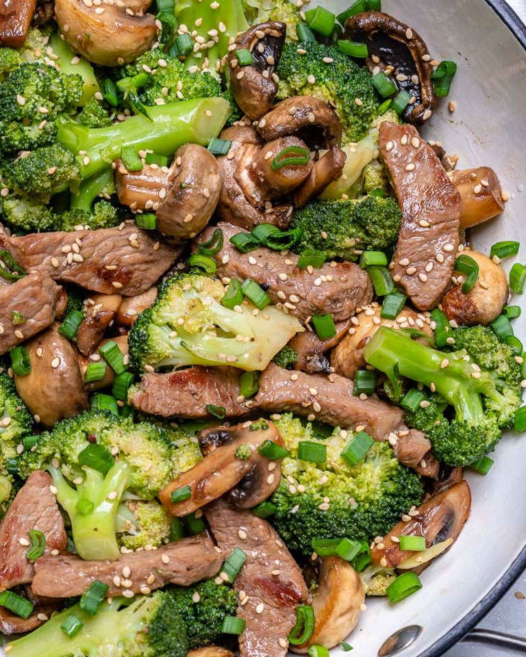 This Broccoli + Mushroom Beef Stirfry is a Clean Eating Win! Clean