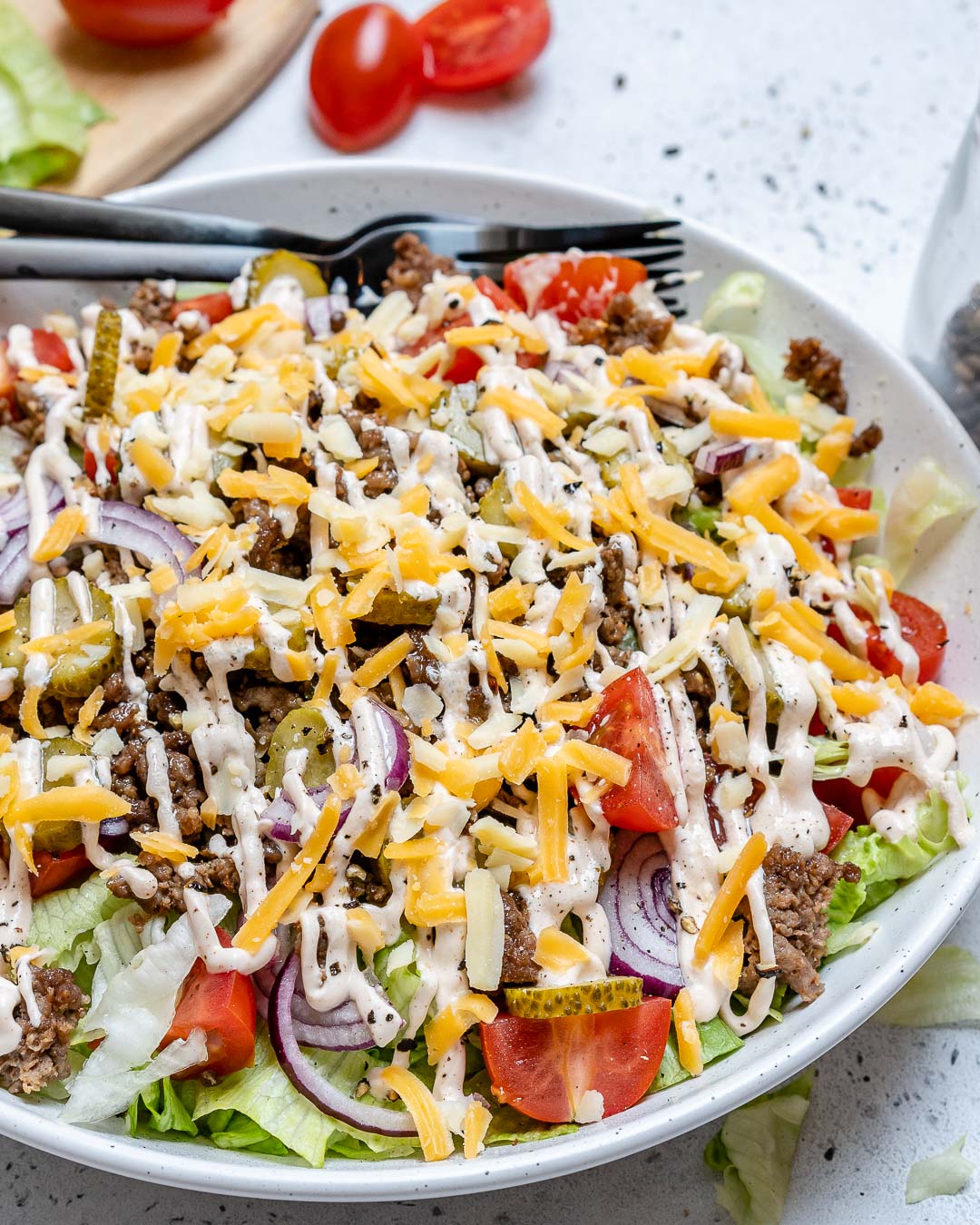 Beat Your Cravings with these Clean Eating Cheeseburger Salad Bowls ...