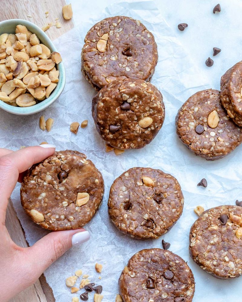 Healthy NoBake Chocolate Chip Peanut Butter Cookies! Clean Food Crush