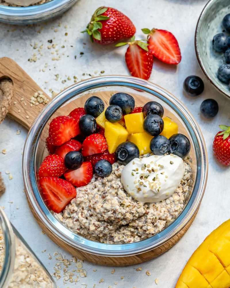 These Overnight Oat Meal Prep Bowls Make Clean Eating Mornings a Breeze ...