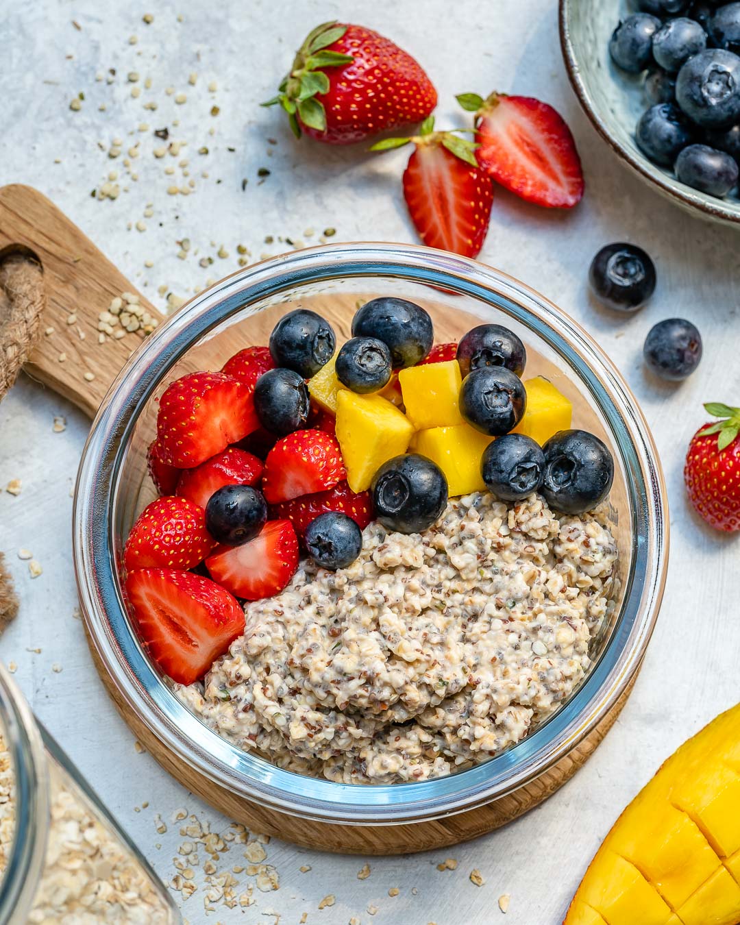 These Overnight Oat Meal Prep Bowls Make Clean Eating Mornings a Breeze!