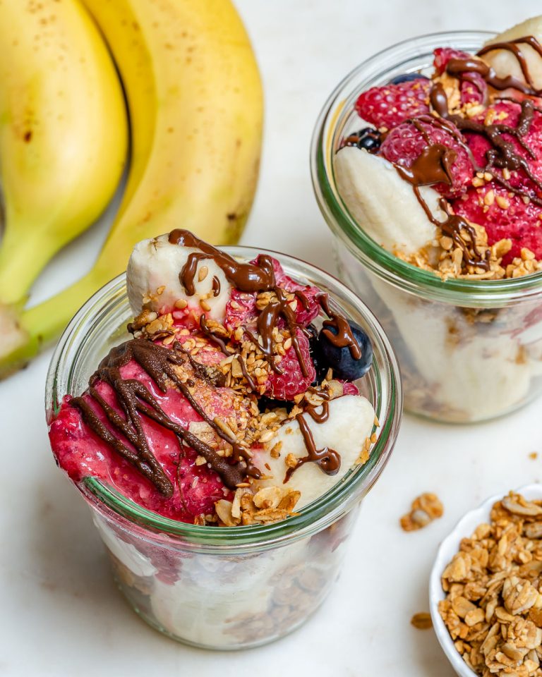 Clean Eating Mornings: Banana Split Breakfast Jars! 