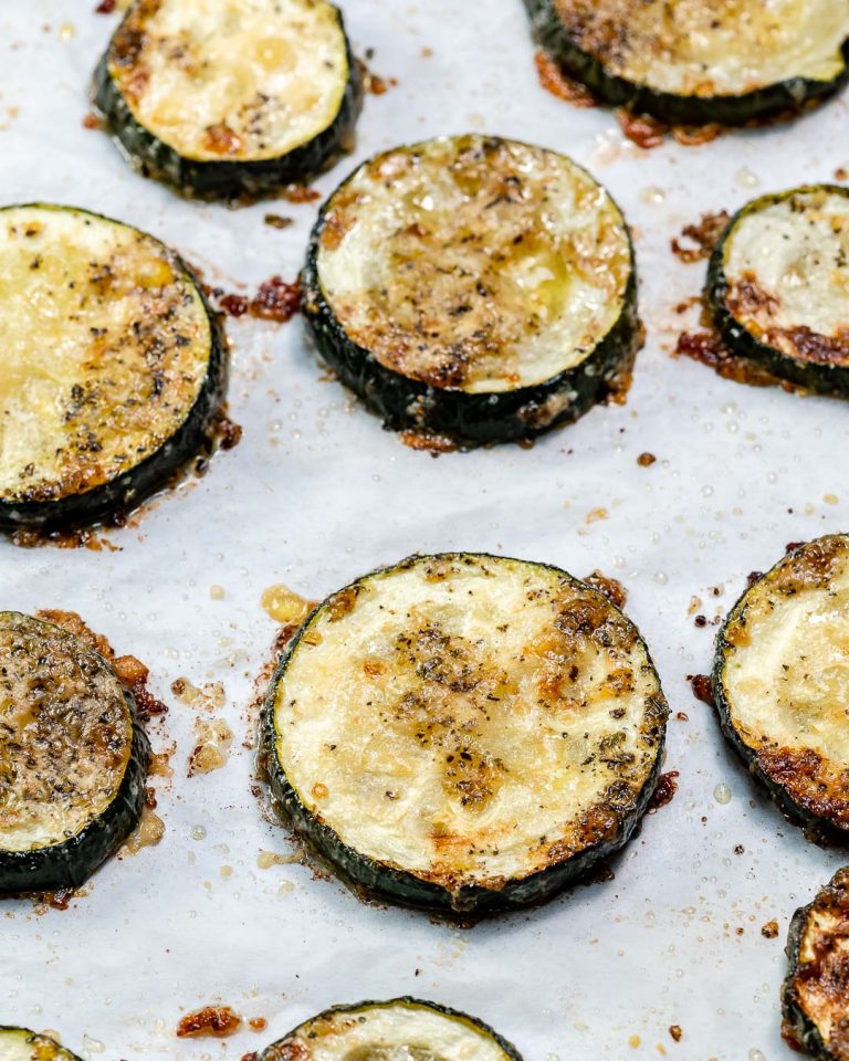 Make these Parmesan Baked Zucchini Rounds for a Healthy Chip