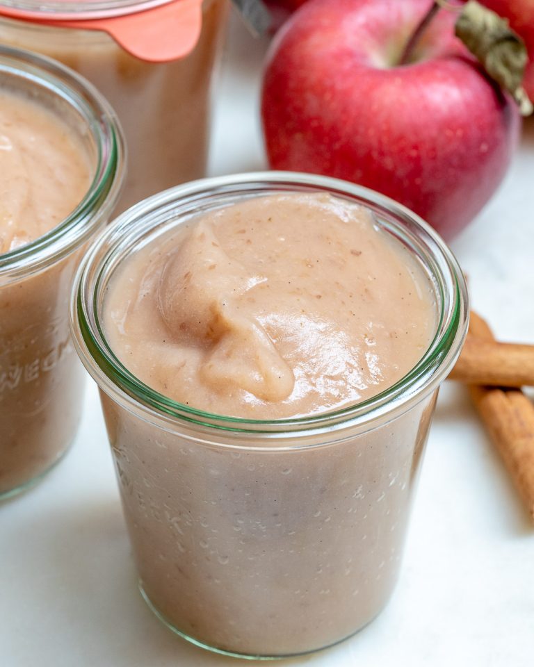 Cozy Up with this Easy CrockPot Applesauce (Your Home Will Smell