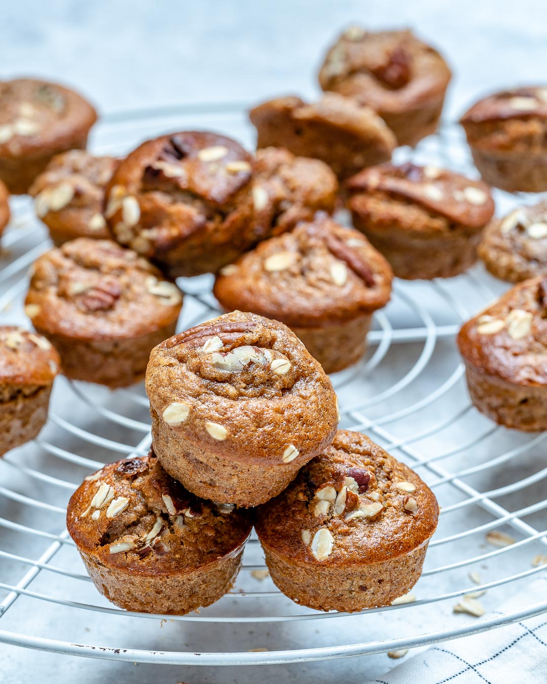PB Applesauce Mini Muffins for the PERFECT Autumn Breakfast or Snack ...