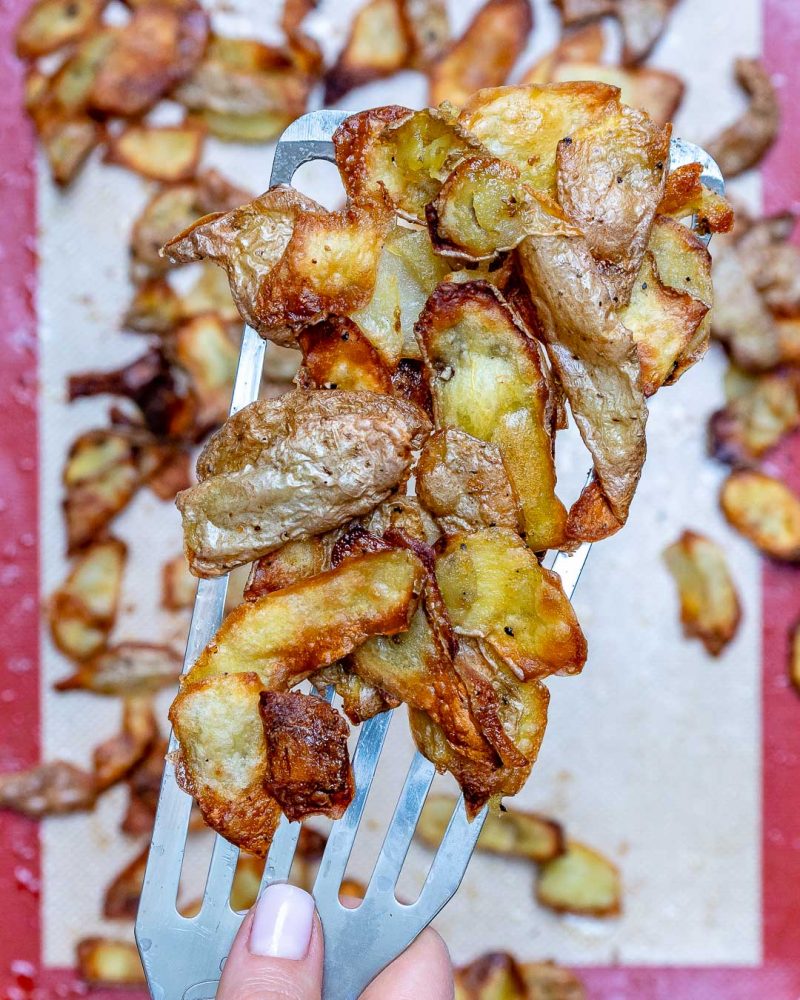 Eat Clean with these Homemade Crispy Baked Potato Peel Chips! Clean