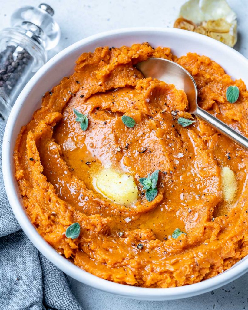 These Healthy Roasted Garlic Mashed Sweet Potatoes are Delicious ...