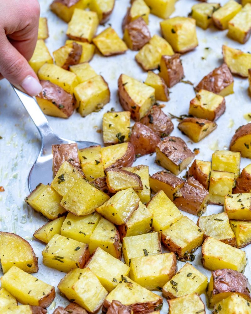 These Crispy Garlic Herb Roasted Potatoes Make a Delicious SideDish! Clean Food Crush