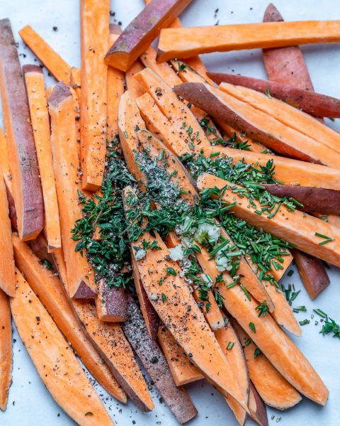 Garlic Herb Baked Sweet Potatoes | Clean Food Crush