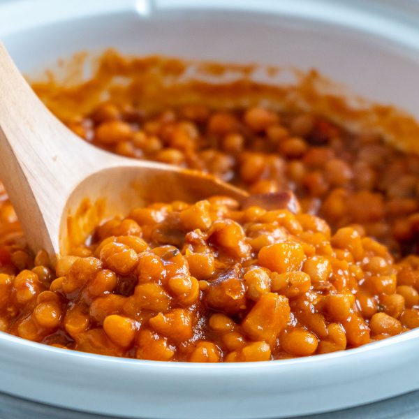 Healthier Crockpot ‘Baked’ Beans | Clean Food Crush