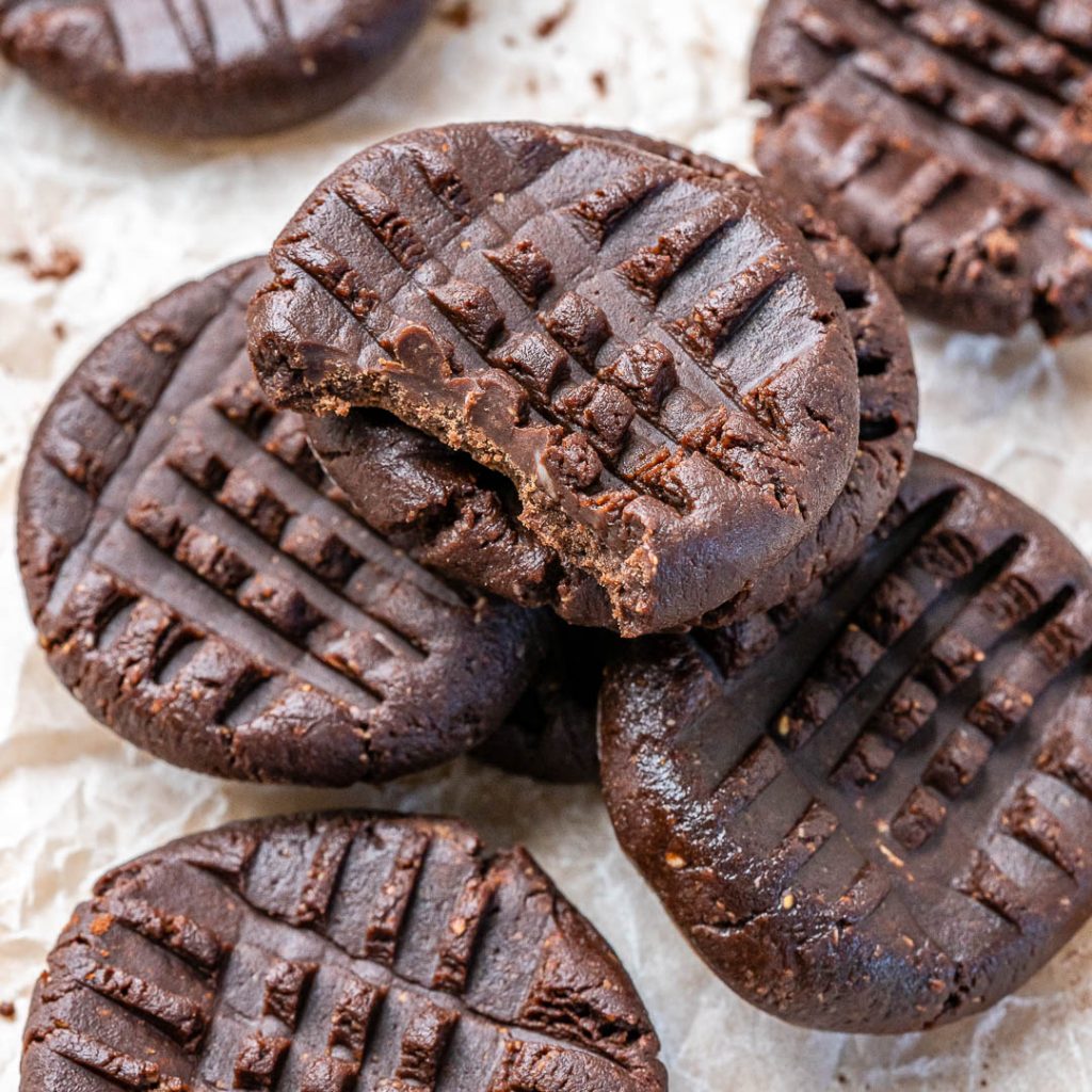 No Bake 4 Ingredient Chocolate Cookies