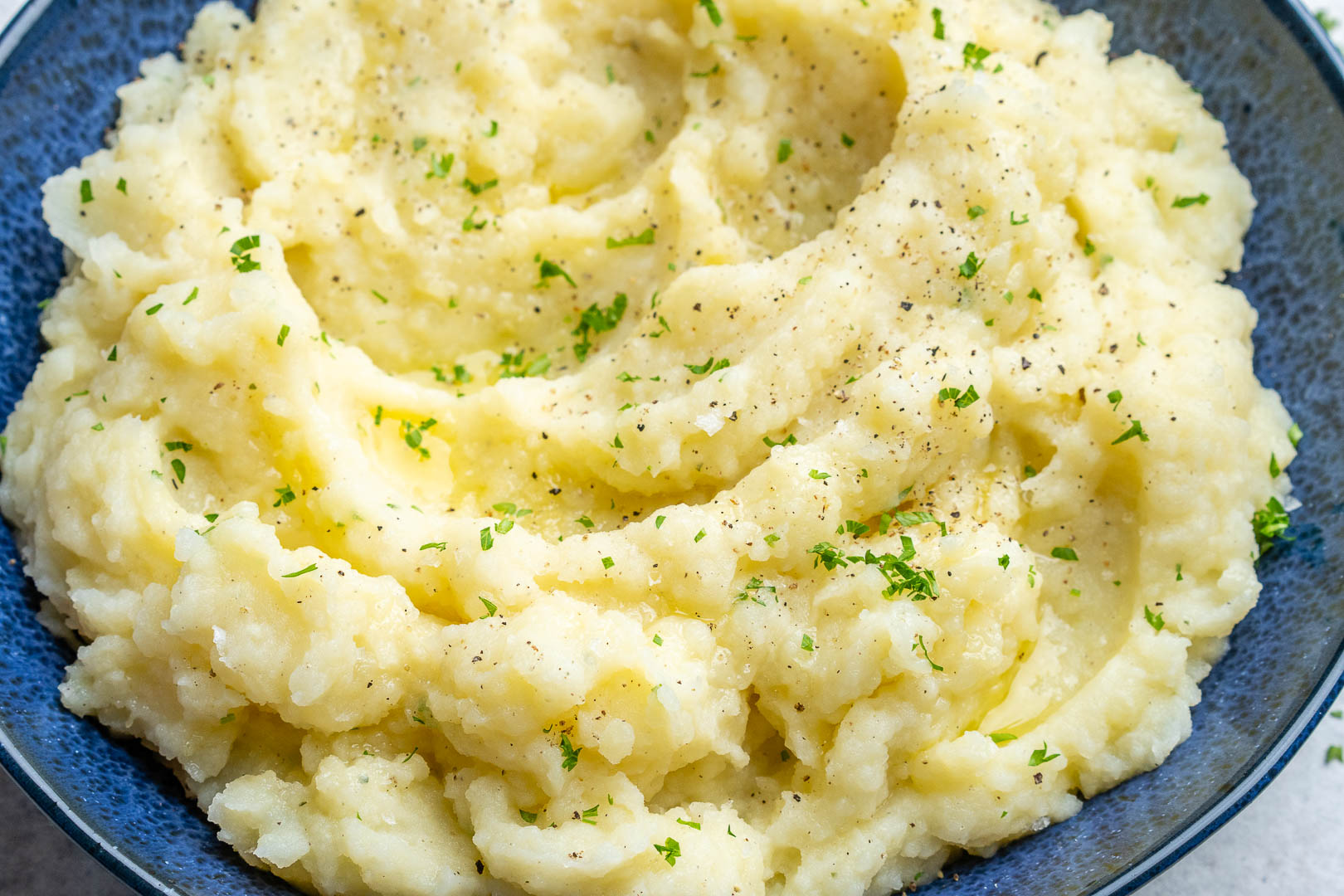 Garlic Butter Crock Pot Mashed Potatoes Recipe - Scrambled Chefs