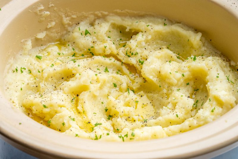 Crockpot Garlic Mashed Potatoes | Clean Food Crush