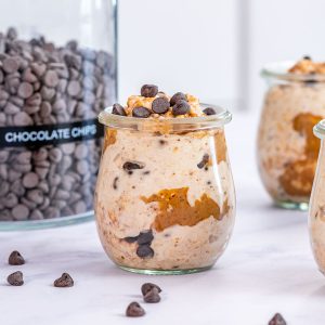 Chocolate Chip Cookie Dough Overnight Oatmeal | Clean Food Crush