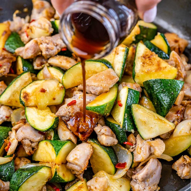 QUICK & EASY Zucchini + Chicken Stir Fry Clean Food Crush