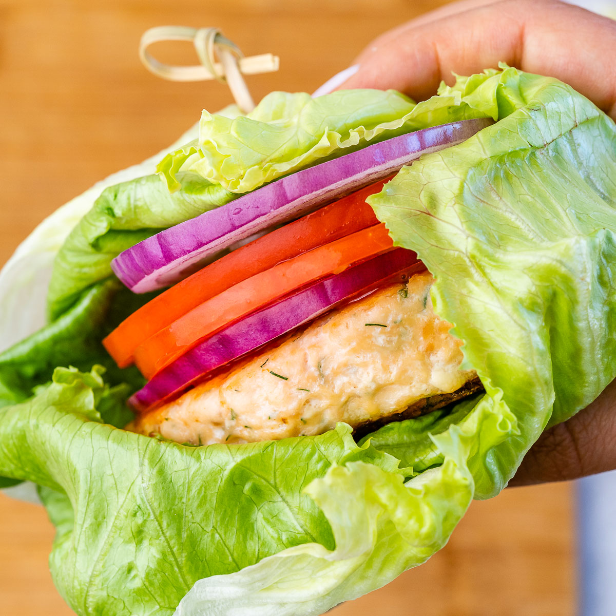 Moist and Flaky Salmon Burgers - Foodess