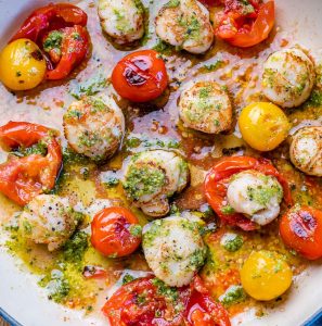 Seared Scallops with Homemade Pesto + Cherry Tomatoes | Clean Food Crush