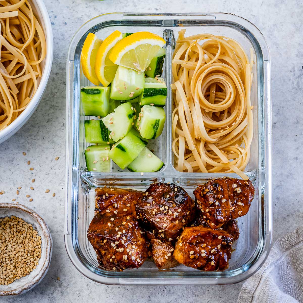 https://cleanfoodcrush.com/wp-content/uploads/2022/01/clean-eating-lunch-ideas-Teriyaki-Salmon-Noodles-CFC-Cold-Lunchbox-Series.jpg