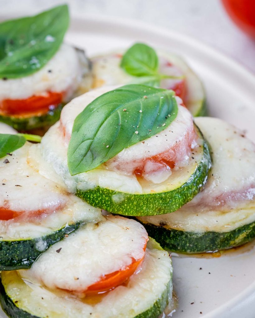 [VIDEO] Skillet Zucchini Margherita Pizza Bites Clean Food Crush
