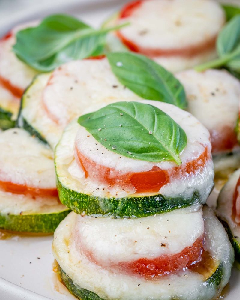 [VIDEO] Skillet Zucchini Margherita Pizza Bites Clean Food Crush
