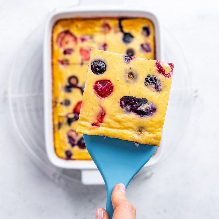 [VIDEO] Breakfast Fruit + Yogurt Bake Clean Food Crush