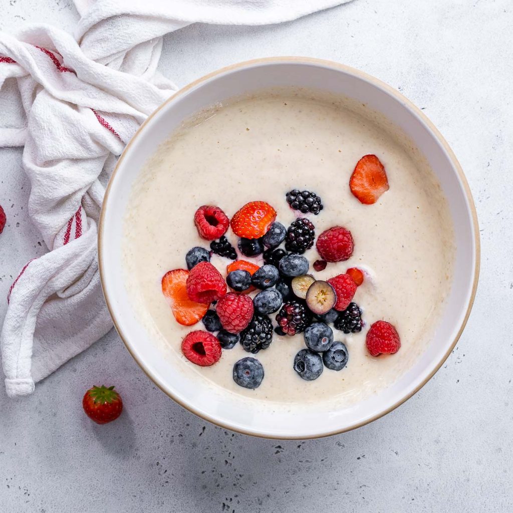 [VIDEO] Breakfast Fruit + Yogurt Bake Clean Food Crush