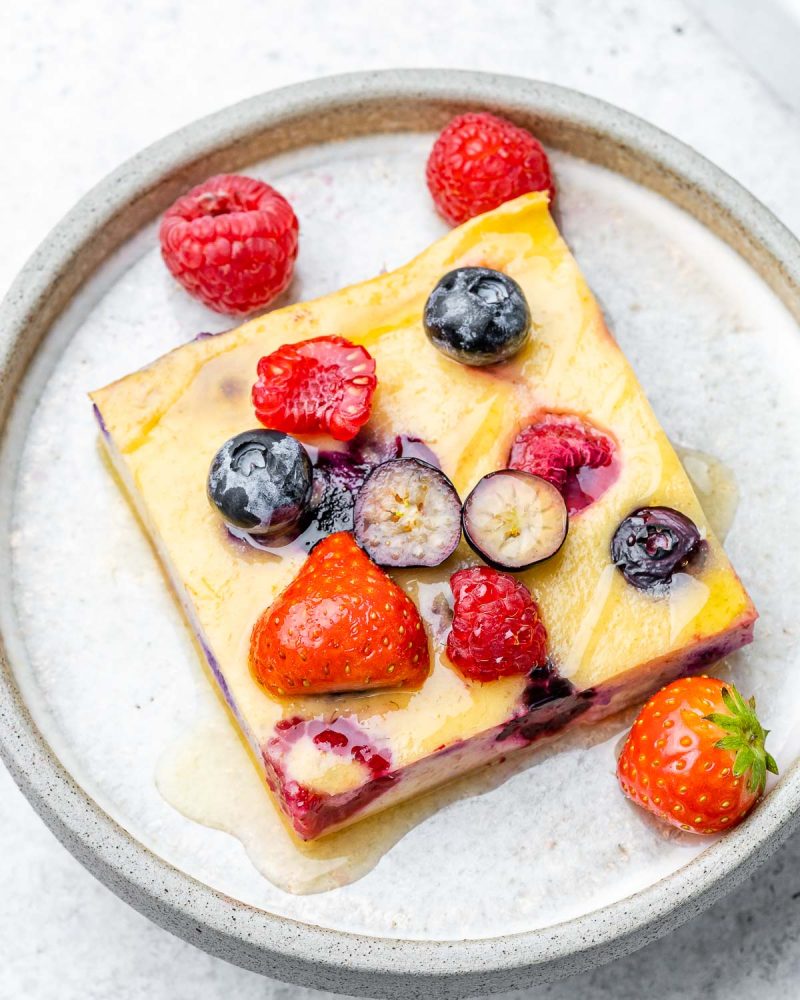 [VIDEO] Breakfast Fruit + Yogurt Bake Clean Food Crush