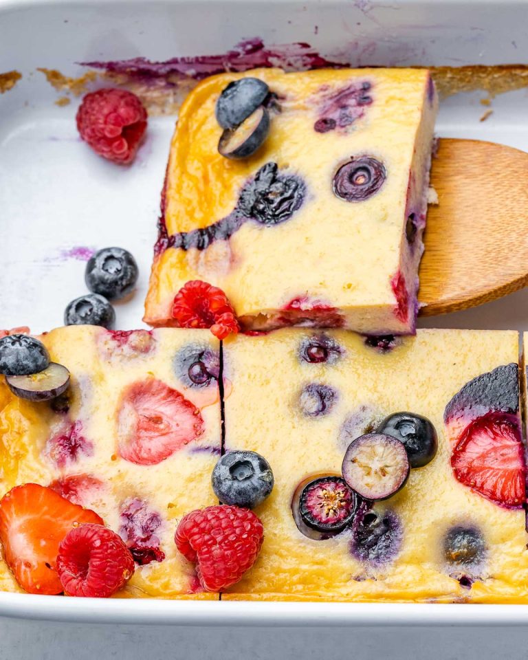 [VIDEO] Breakfast Fruit + Yogurt Bake Clean Food Crush