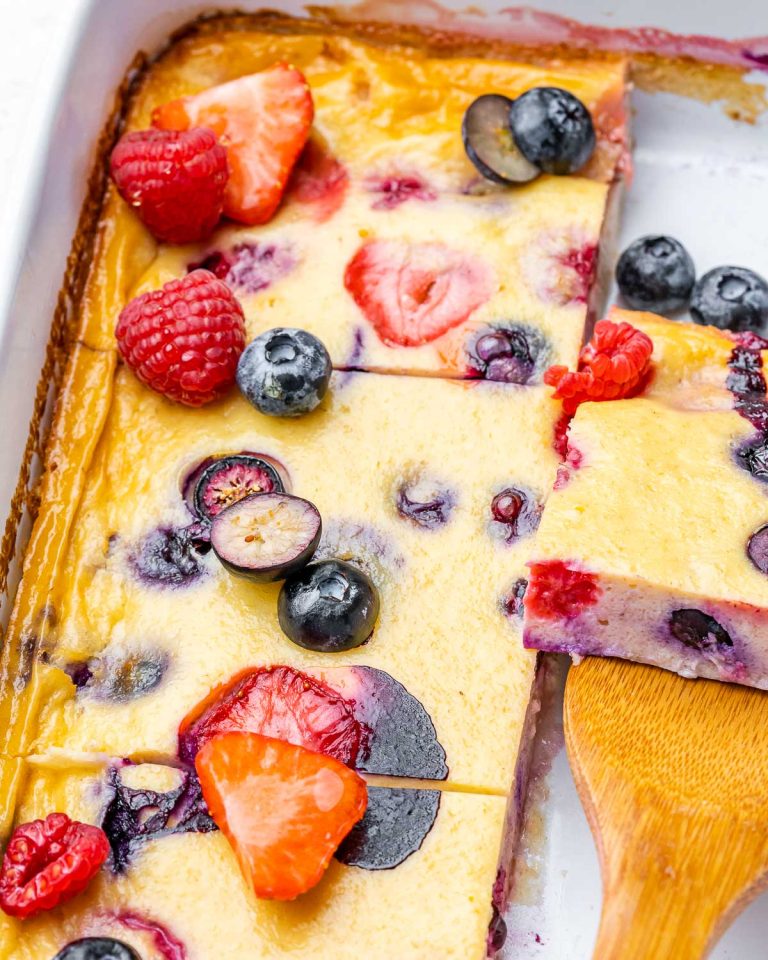 [VIDEO] Breakfast Fruit + Yogurt Bake Clean Food Crush