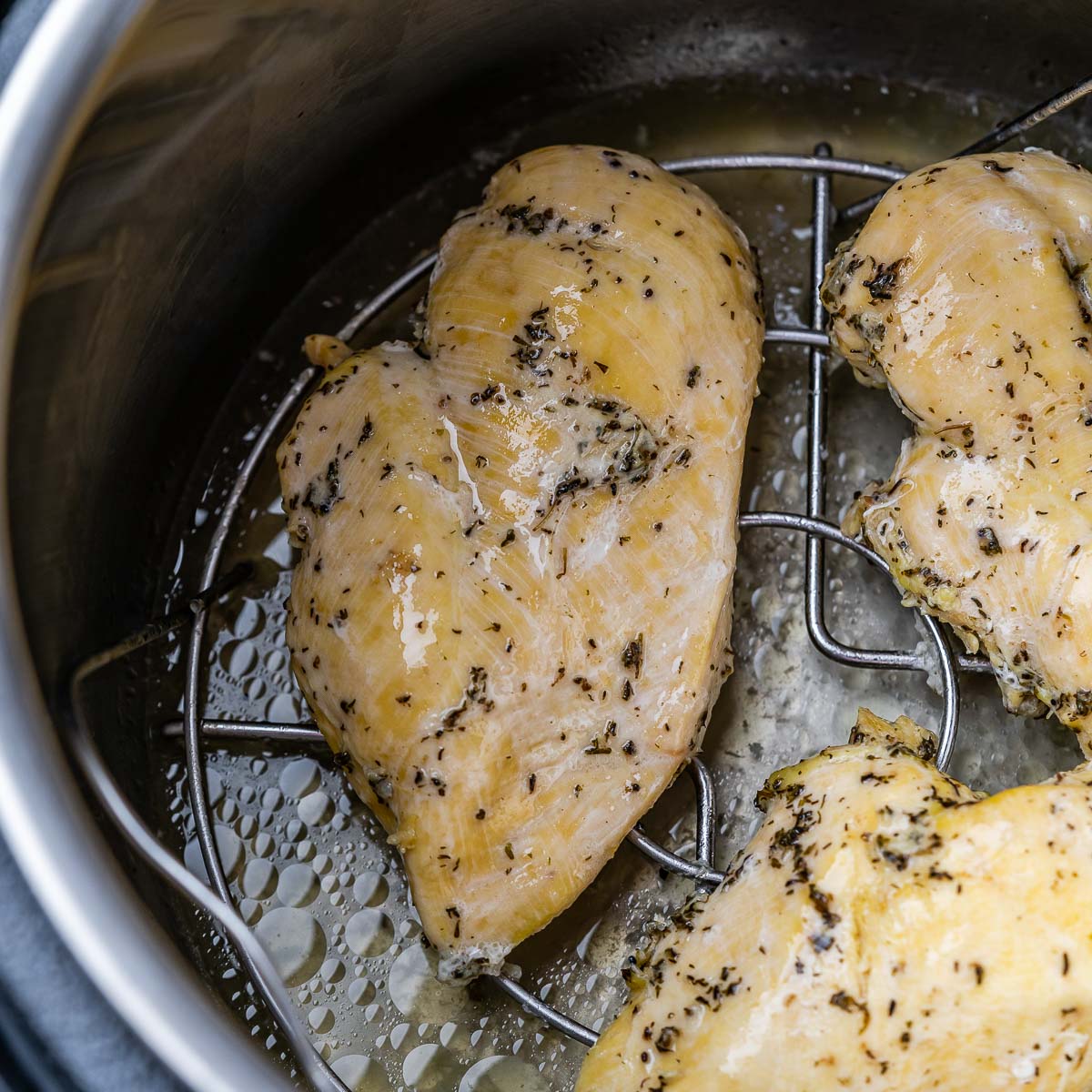 https://cleanfoodcrush.com/wp-content/uploads/2023/01/quick-easy-Instant-Pot-Juicy-Chicken-Breasts-recipe.jpg