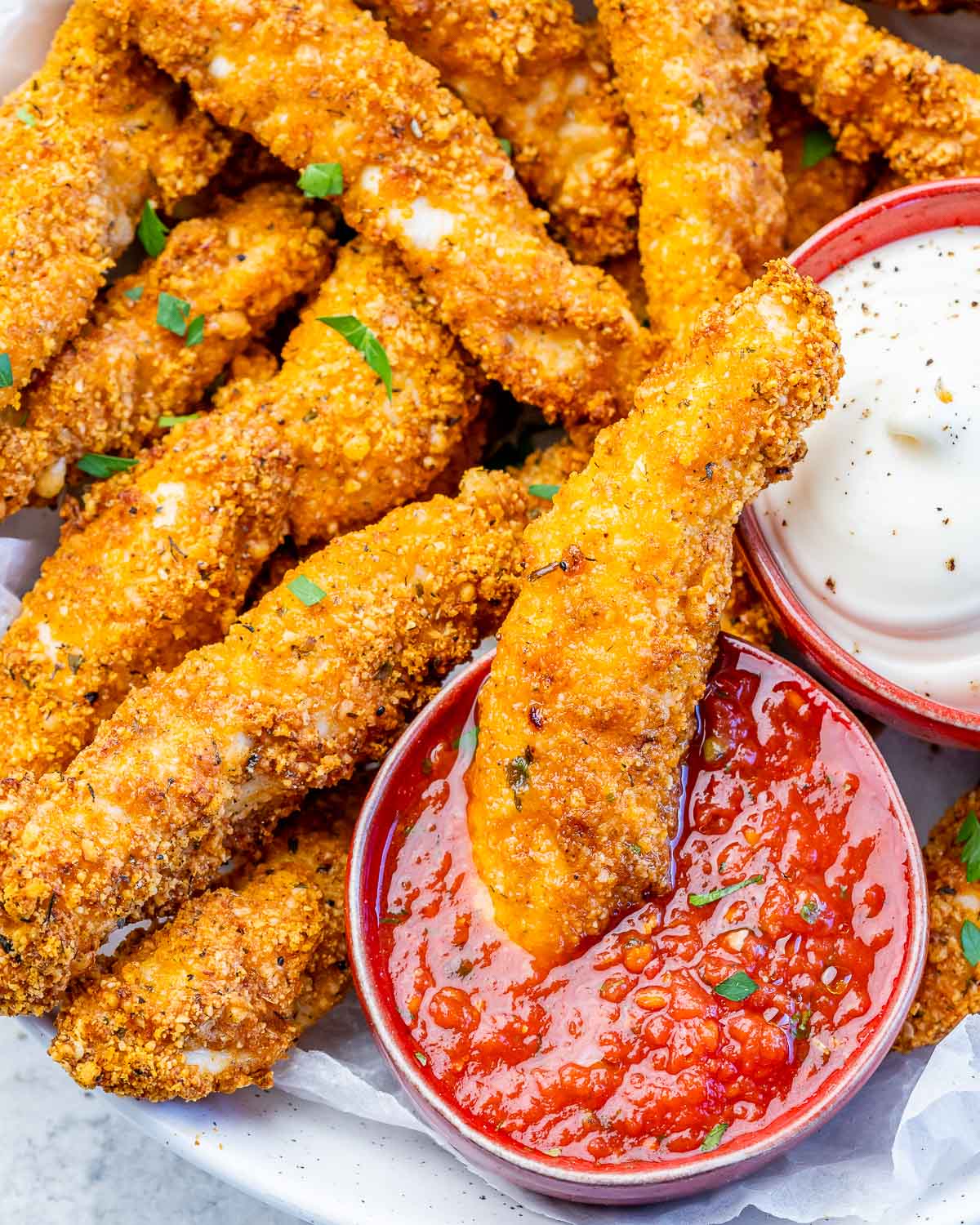 https://cleanfoodcrush.com/wp-content/uploads/2023/05/Air-fryer-chicken-fingers-11.jpg