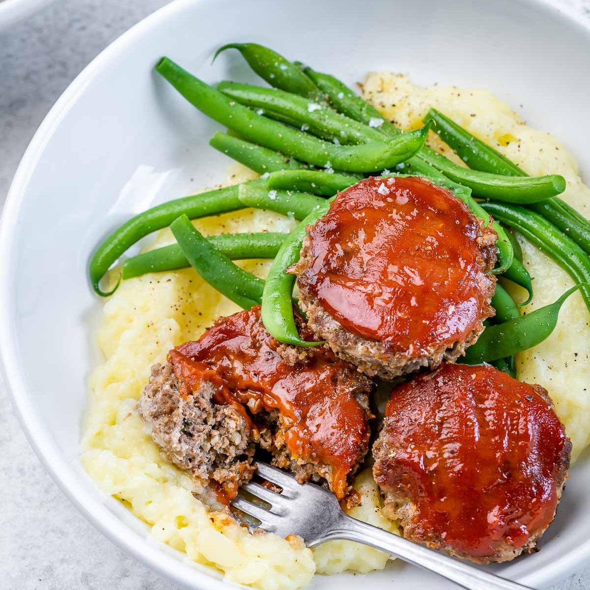 Cheesy Meatloaf Cups-image